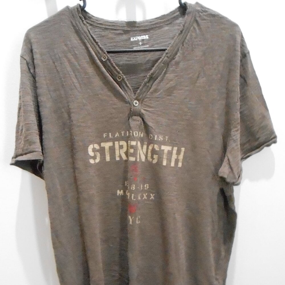 Express Women's Flat Iron Strength NYC Brown V-Neck Short Sleeve Weathered Tee-L